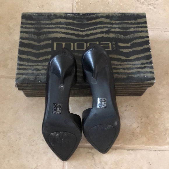 Moda Black Pump, 2 1/2”, size 6.5 - Picture 3 of 4